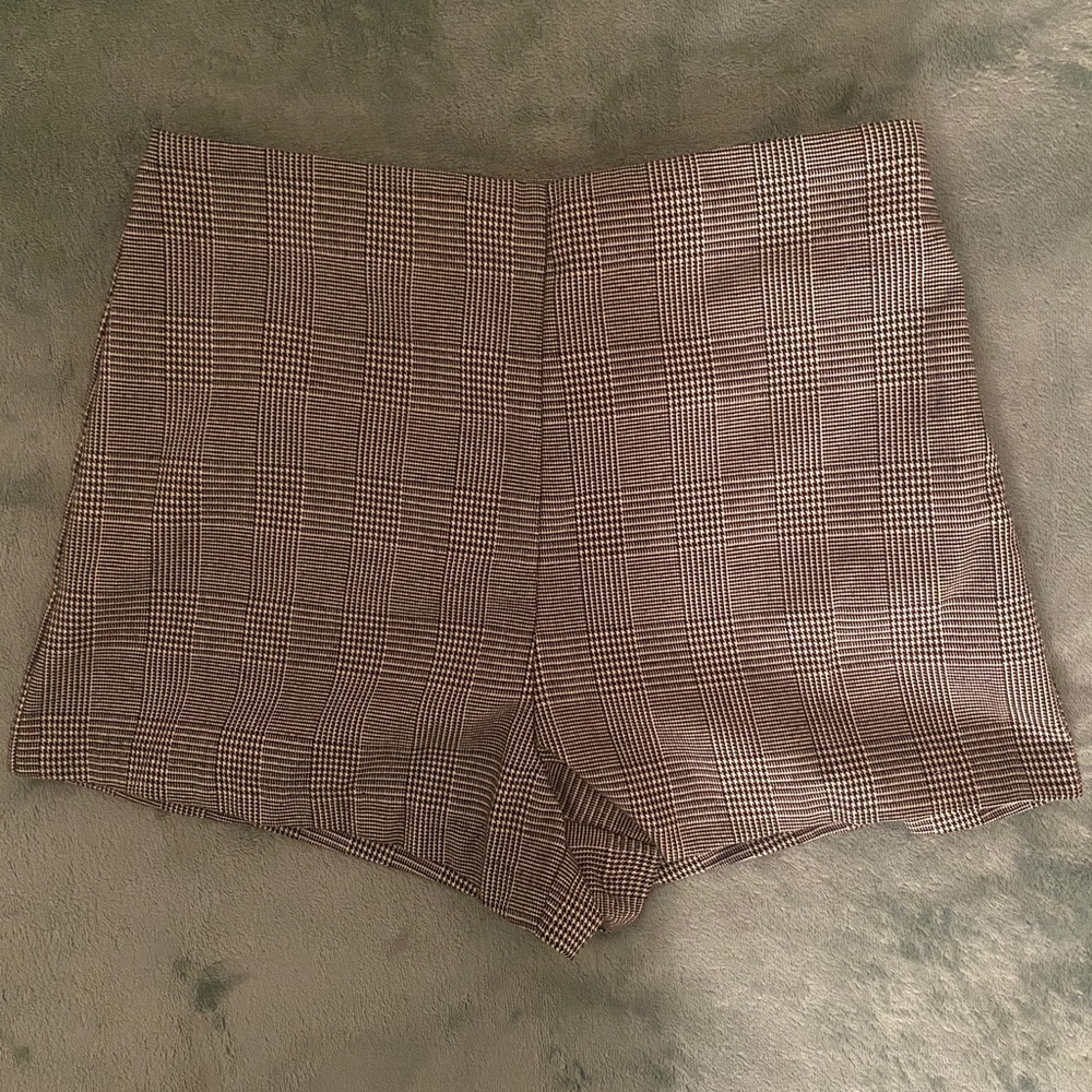 XS Plaid shorts